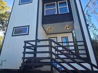 2207 Des Chaumes St, Houston, TX 77026