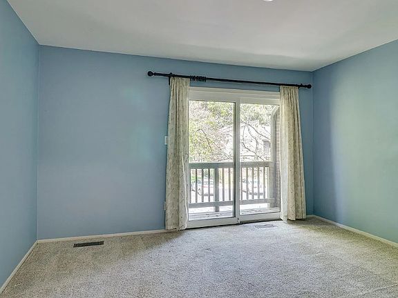 5th image of 2210 Glencourse Ln