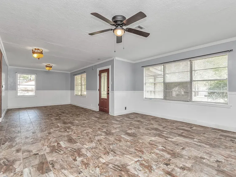 602 Everett St — Photo 7
