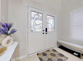 3258 Angel Pass Dr, Mississauga, ON L5M7J7