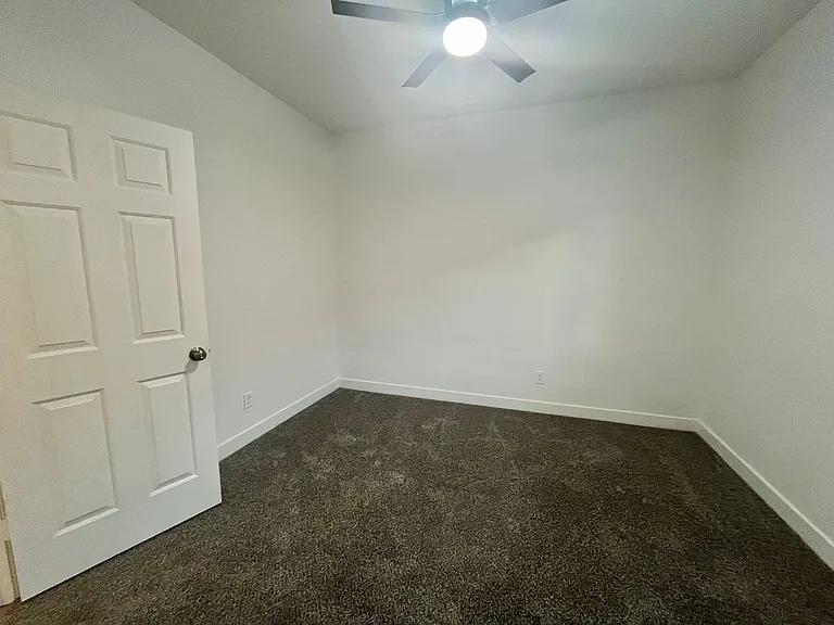 3816 Waynesvill St — Photo 41