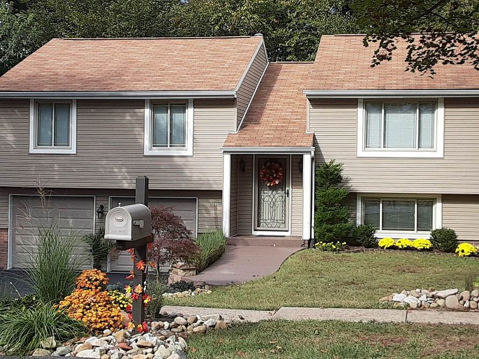1st image of 148 Penn Lear Dr