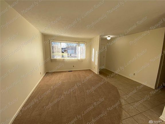 3rd image of 8776 Shadycreek Dr
