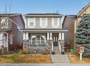 18 W Coach Rd SW, Calgary, AB T3H0M6