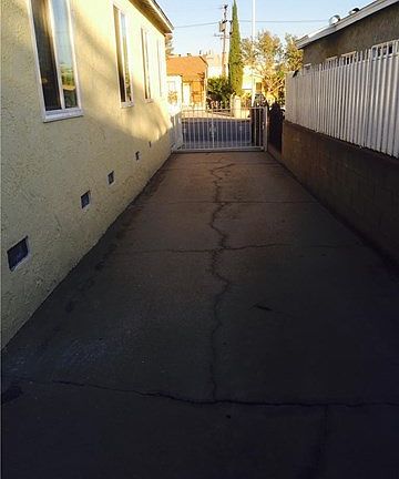 4th image of 375 S Woods Ave