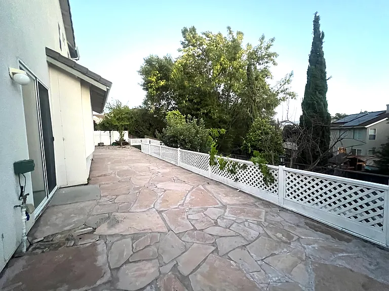 901 Hillock Ct — Photo 33
