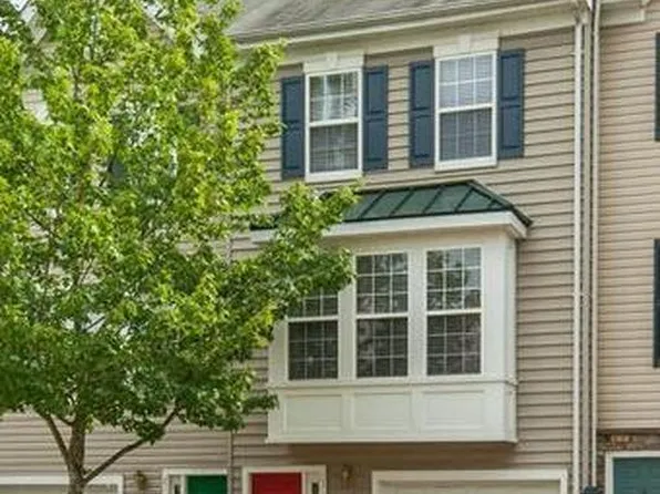 23138 Blackthorn Sq, Sterling, VA 20166