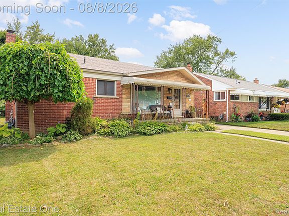 2nd image of 28711 Kathryn St
