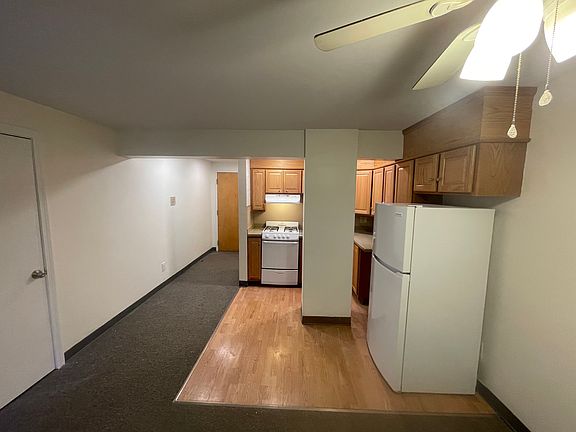 5th image of 19 Railroad Ave #9