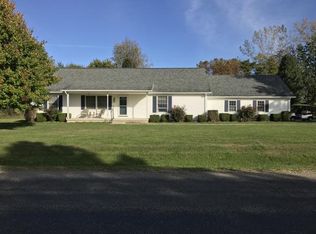 203 Golf Course Rd, Marshall, IL 62441