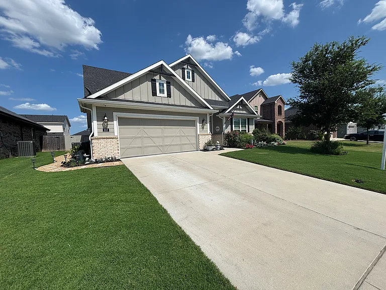 907 Swift Dr #1 — Photo 10