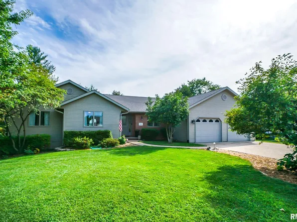 908 Hickory Creek Ct, Metamora, IL 61548