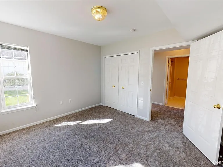 2785 S Knightsbridge Cir — Photo 11