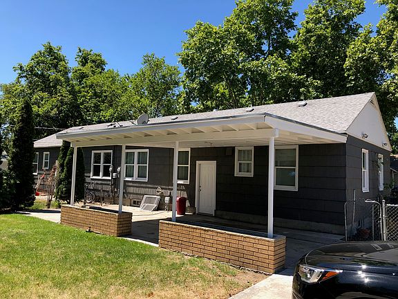 Carport/patio on 426 side