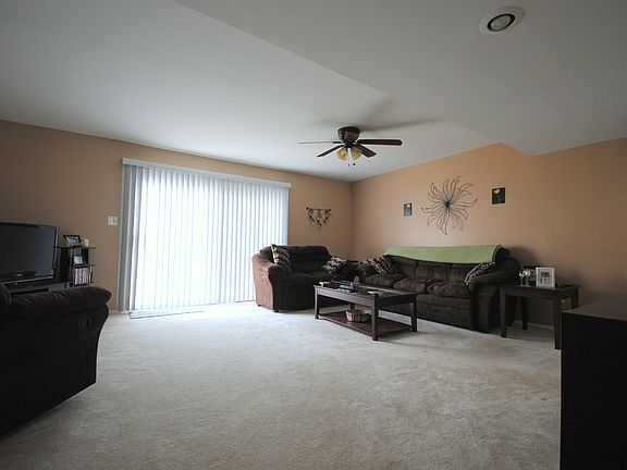 2nd image of 1751 Sharwood Pl