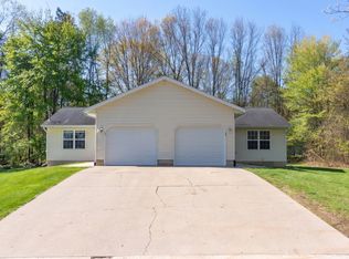8173 Stadium Dr, Kalamazoo, MI 49009