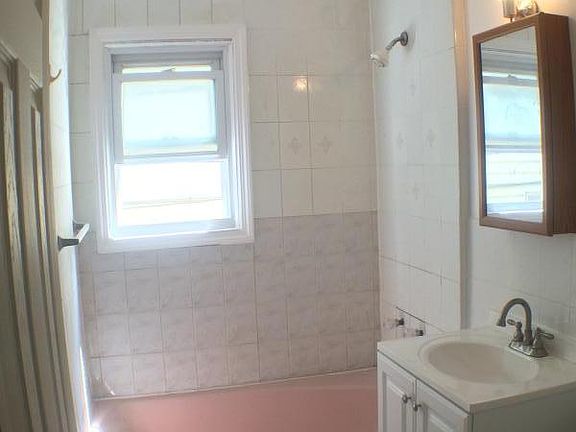 3rd image of 160-40 77th Ave #1