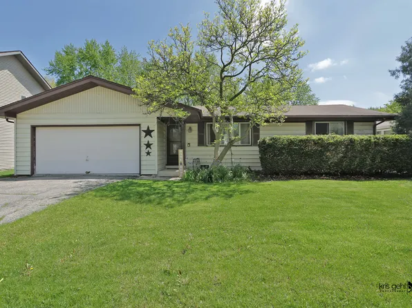 171 Magnolia Ln, Lindenhurst, IL 60046