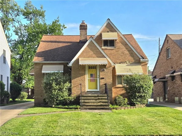 9515 Elsmere Dr, Parma, OH 44130