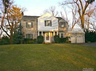 116 Sussex Dr, Manhasset, NY 11030