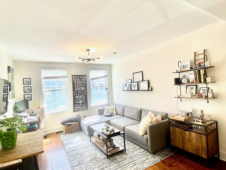 470 E 7th St #1 — Photo 2
