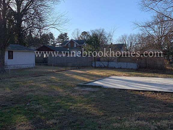 3rd image of 8730 Windom Ave