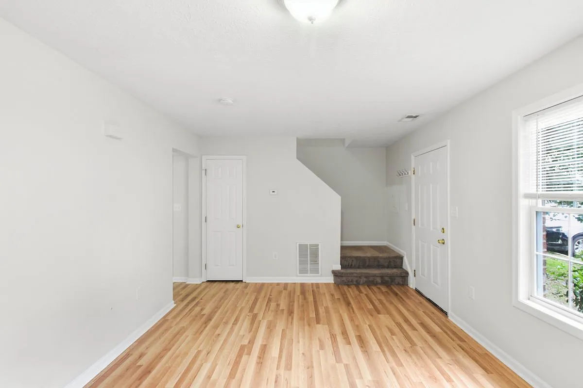 2 bed, 1.5 bath, 997 sqft, $1,675 — Photo 4