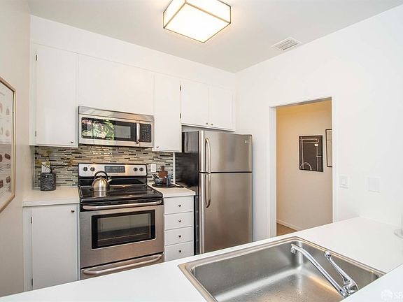 4th image of 152 Lombard St APT 104