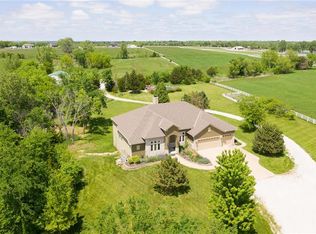 32452 W 111th St, Olathe, KS 66061