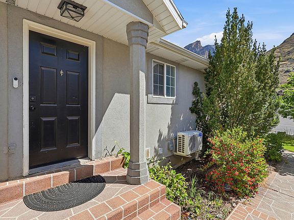 2nd image of 994 S Slate Canyon Dr