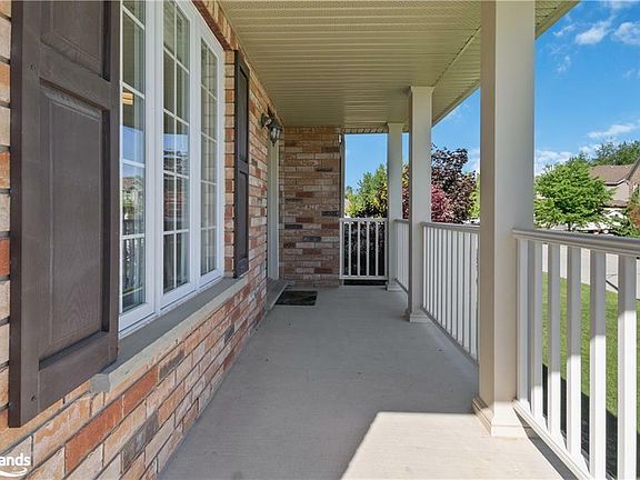 5th image of 6 McKean Cres