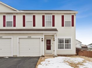 1315 Burns Ln, Minooka, IL 60447