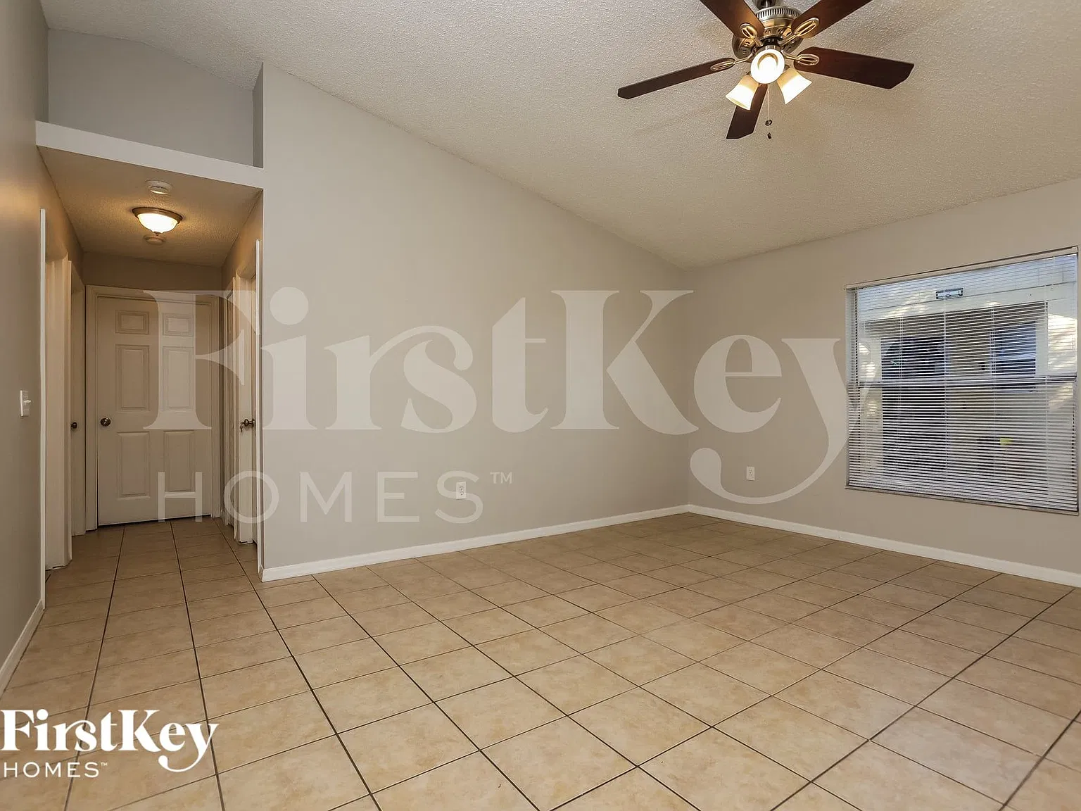 3 bed, 2.0 bath, 1300 sqft, $2,030 — Photo 3