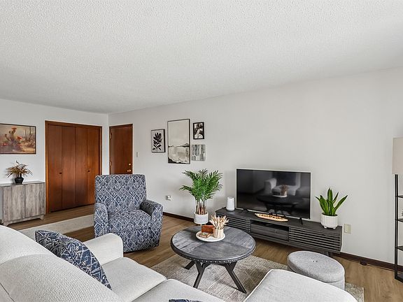5th image of 4709 Woodland Ave Unit 7