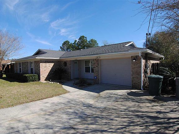 2nd image of 11112 Pine Hill Dr