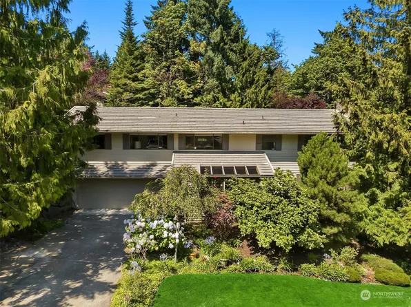 7401 92nd Place SE, Mercer Island, WA 98040