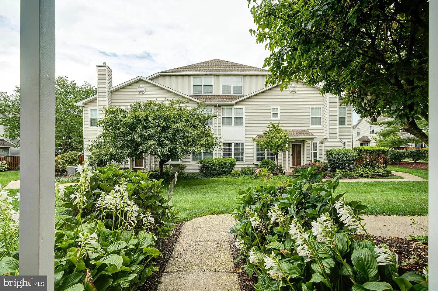 3 bed, 1.5 bath, 2580 sqft, $2,900 — Photo 3