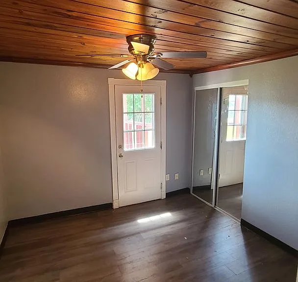720 W Tropicana Ct — Photo 6