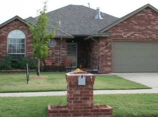 11012 SW 7th Cir, Yukon, OK 73099