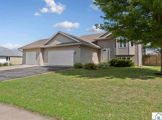 100 Tattler Ln, Mankato, MN 56001