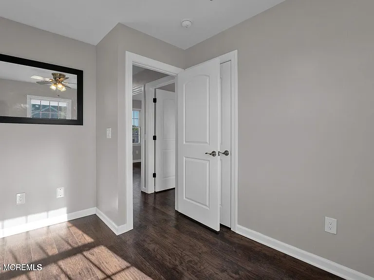 401 Spruce St — Photo 16