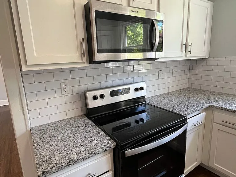 682 Greenwood Ave — Photo 29
