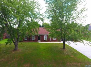 111 Kingswood Dr, Huntsville, AL 35806
