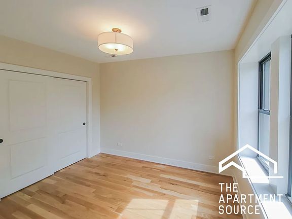 5th image of 3354 N Sheffield Ave #3