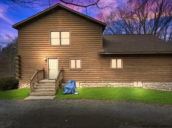 27 Ose Road, Highland, NY 12528