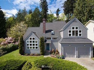 657 Azalea Ave NE, Bainbridge Island, WA 98110