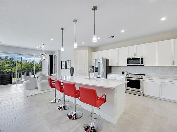 2nd image of 316 Indies DR W #201