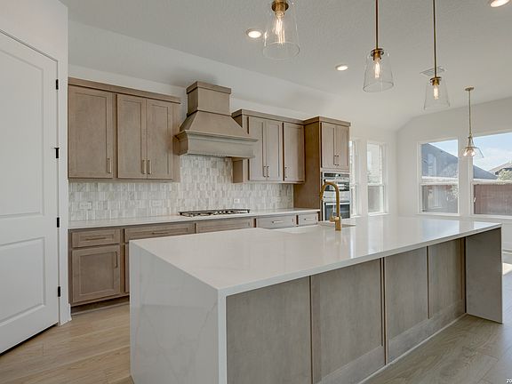 5th image of 139 Annette Drive