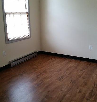 5th image of 903 S Sheridan St