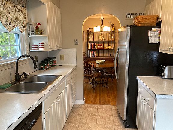 5th image of 57 Hammond St